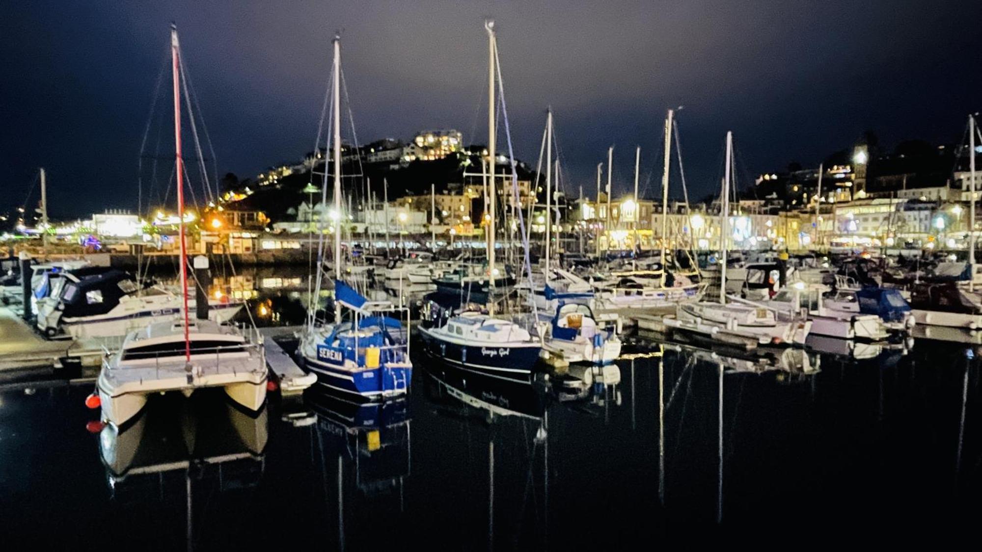 The Moorings - Duplex On Marina With Hot Tub Apartment
